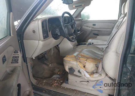 2001 Chevrolet Suburban 1500 Ls z USA, uszkodzony, nr VIN 3GNEC16T71G217733